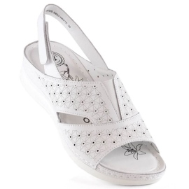 Sandale confortabile din piele cu bandă elastică eVento W 5850 alb 1