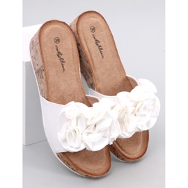 BM Sandale cu pană cu flori de la Peluso White alb 1