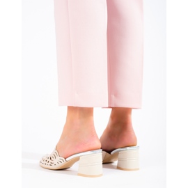 Catâri ajurati bej pe post de la Shelovet 1