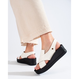 Sandale cu pană Shelovet de damă albe 1 Sandale cu pană Shelovet de damă albe 1