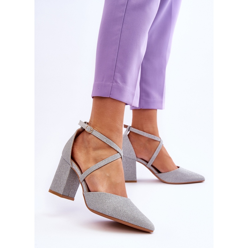 Pompe strălucitoare la modă pe un toc argintiu Galaxy 2